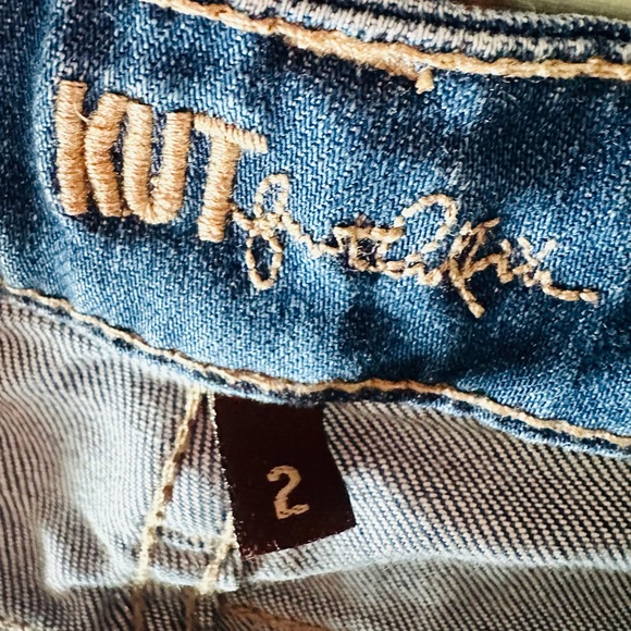 Kut From The Kloth Catherine Mid Rise Boyfriend Short Joyful Wash SZ 2/26 NEW! - Picture 10 of 16